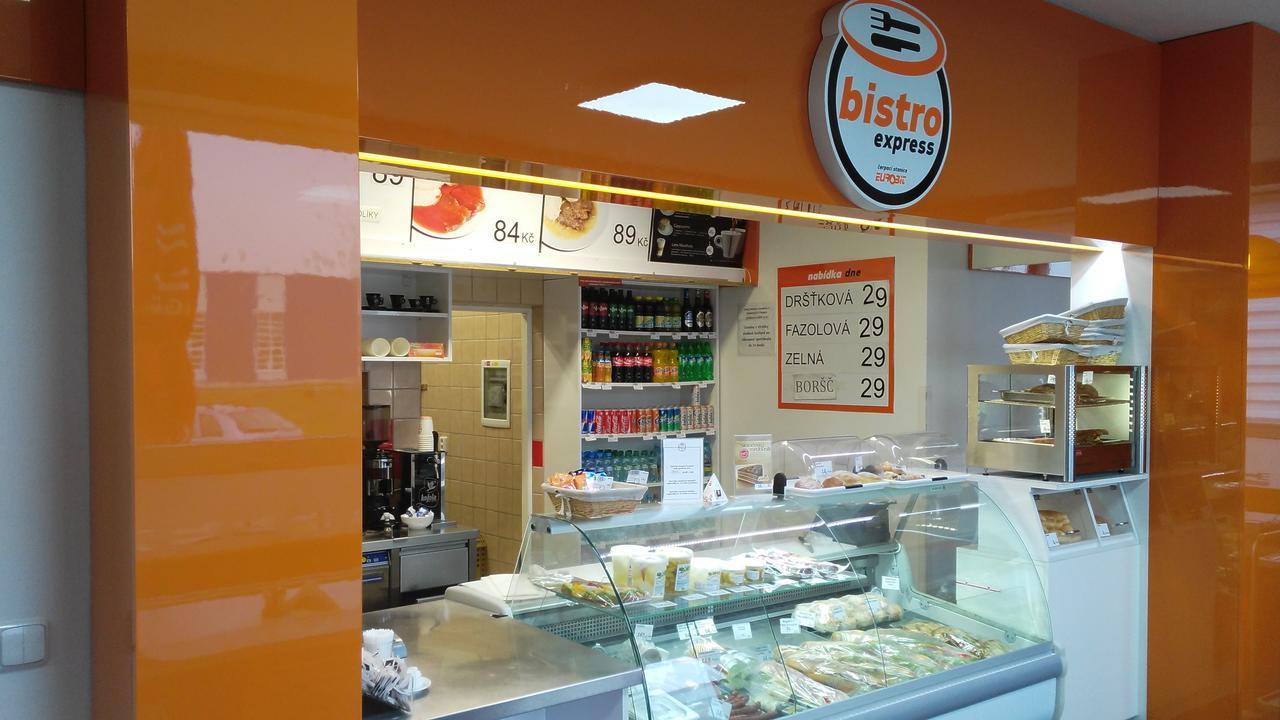 Hrusky Bed & Parking Eurobit住宿加早餐旅馆 外观 照片